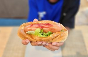 手作りホットドッグ